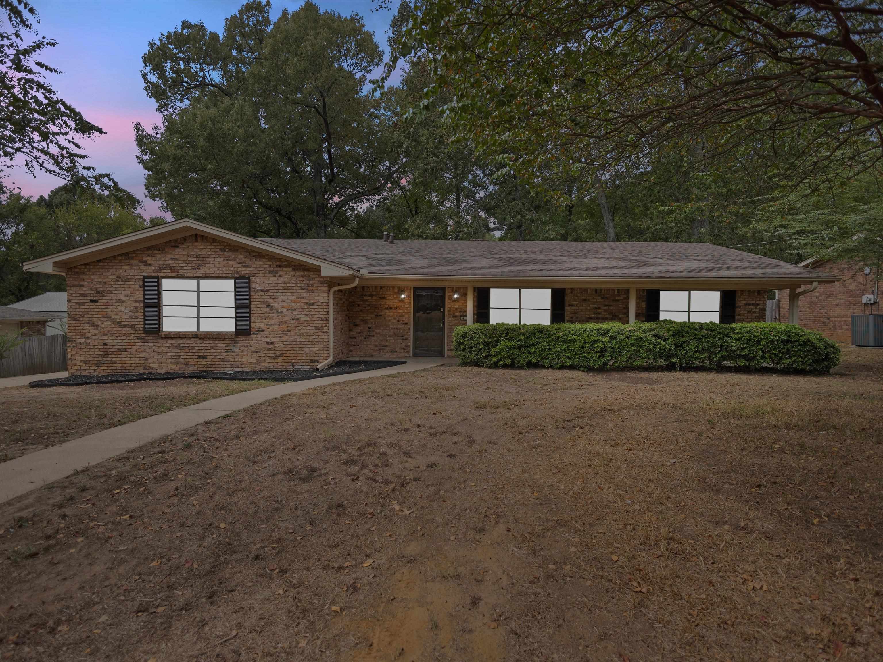 411 N Glencrest