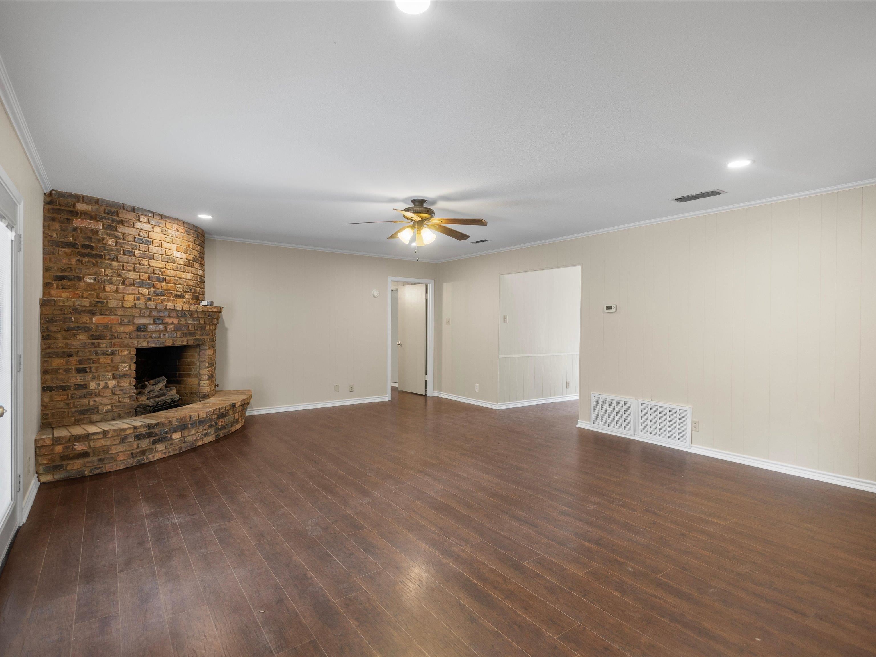411 N Glencrest