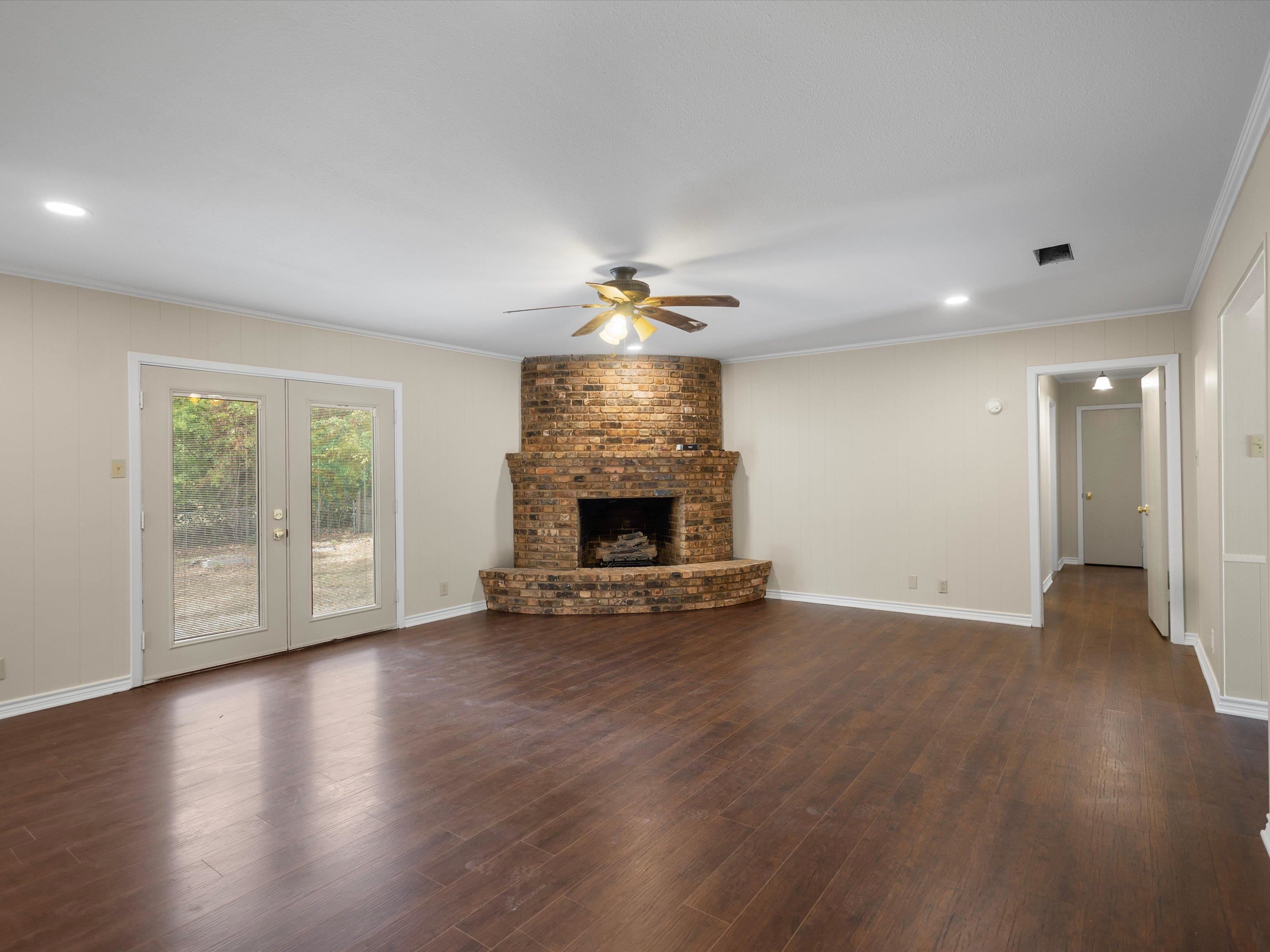 411 N Glencrest