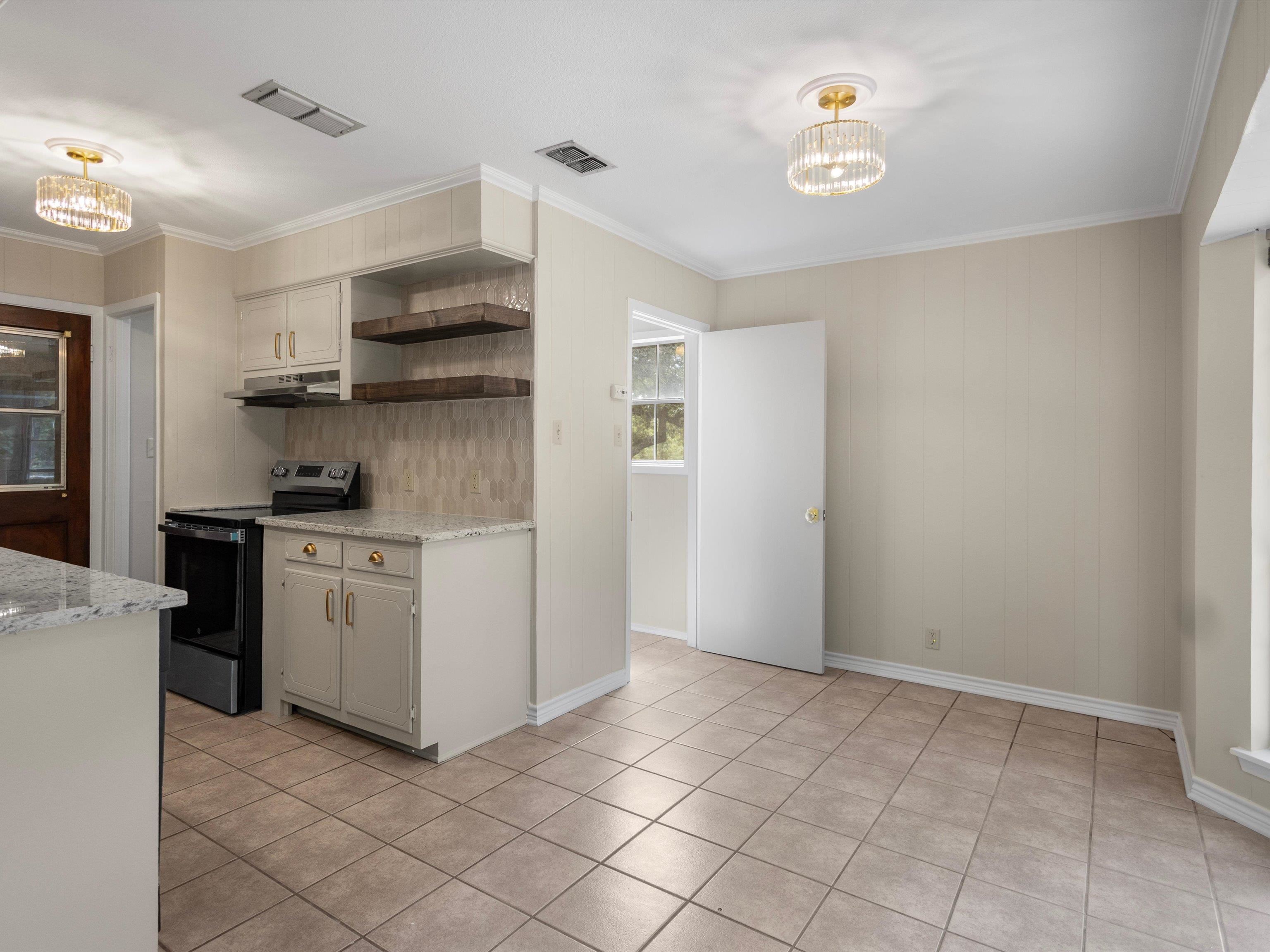 411 N Glencrest