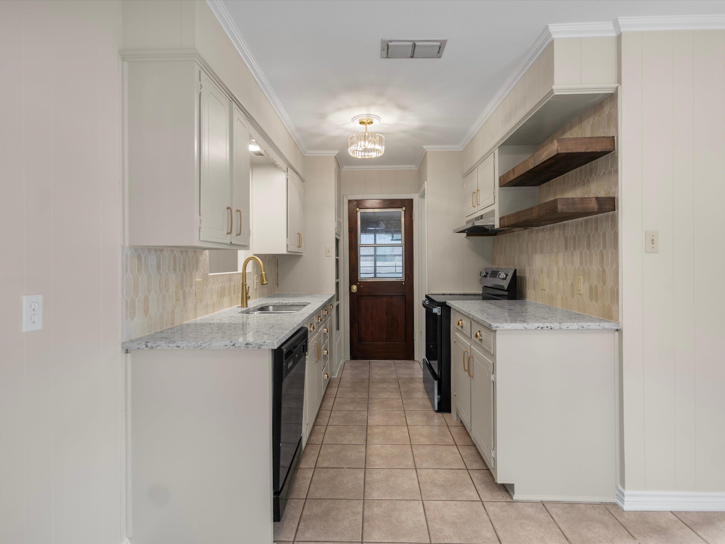 411 N Glencrest