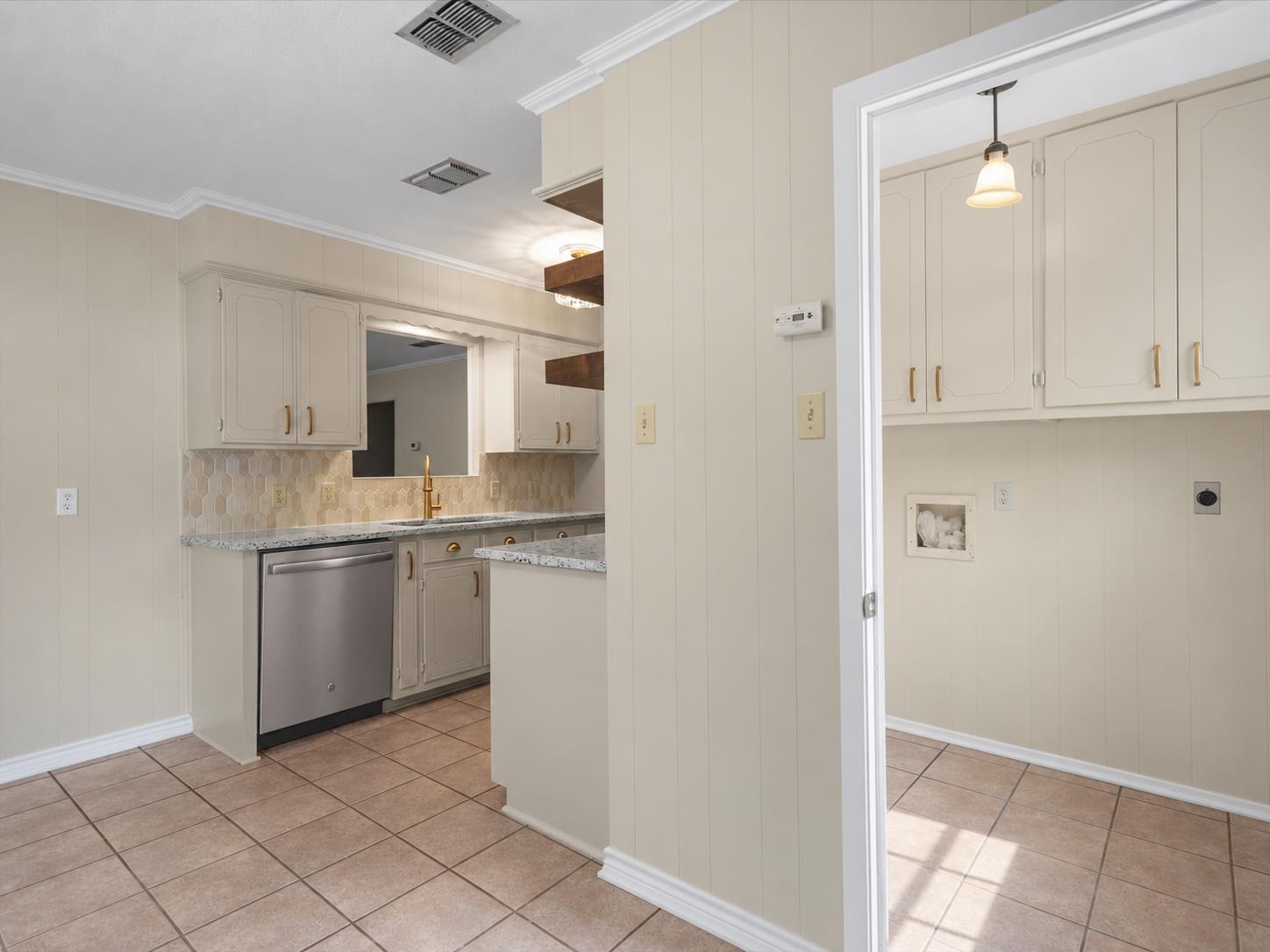 411 N Glencrest