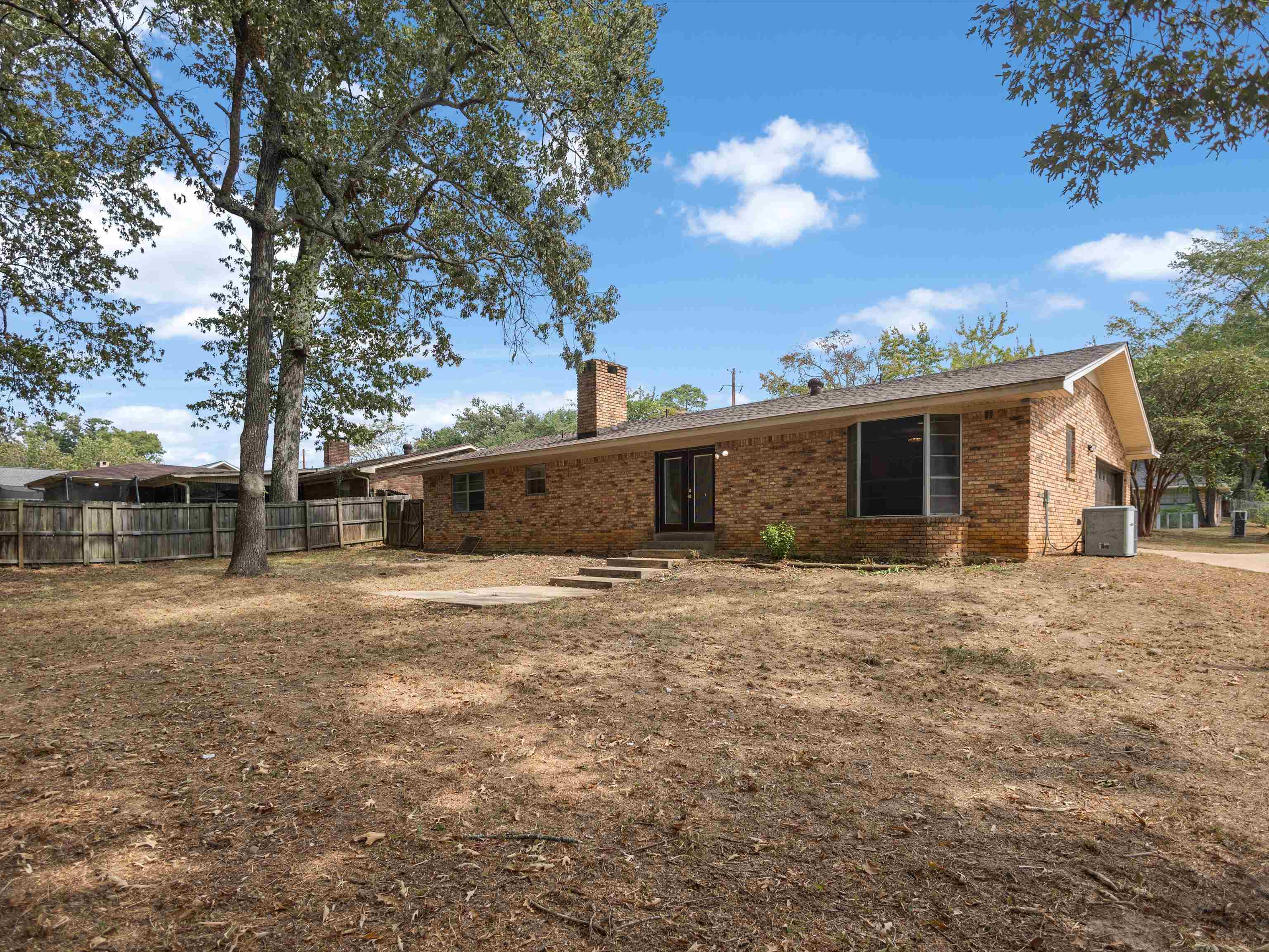 411 N Glencrest