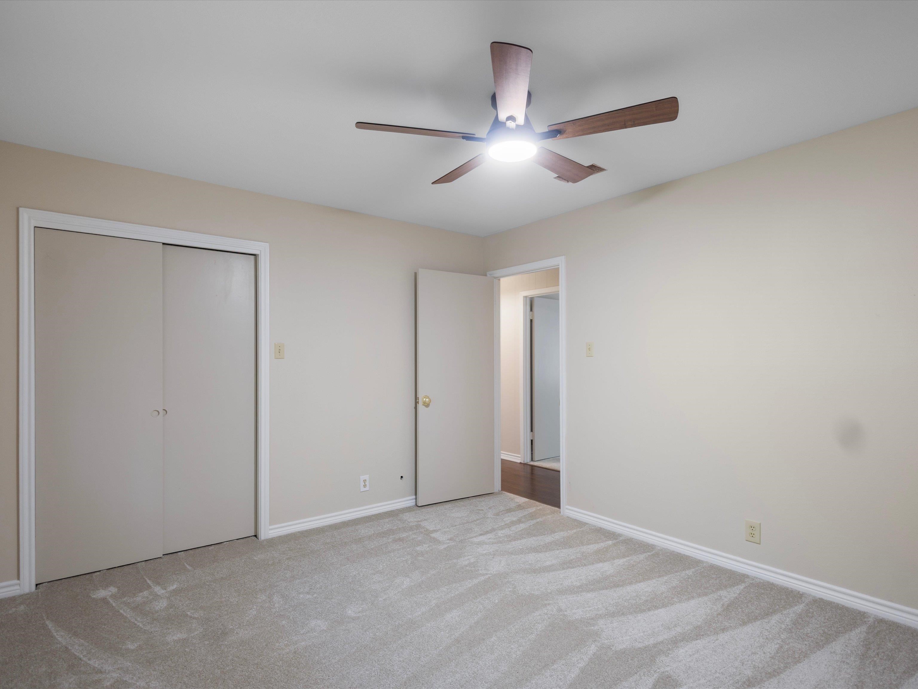 411 N Glencrest