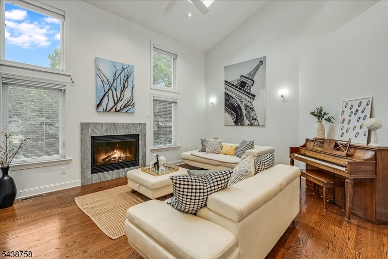 19 Erskine Dr