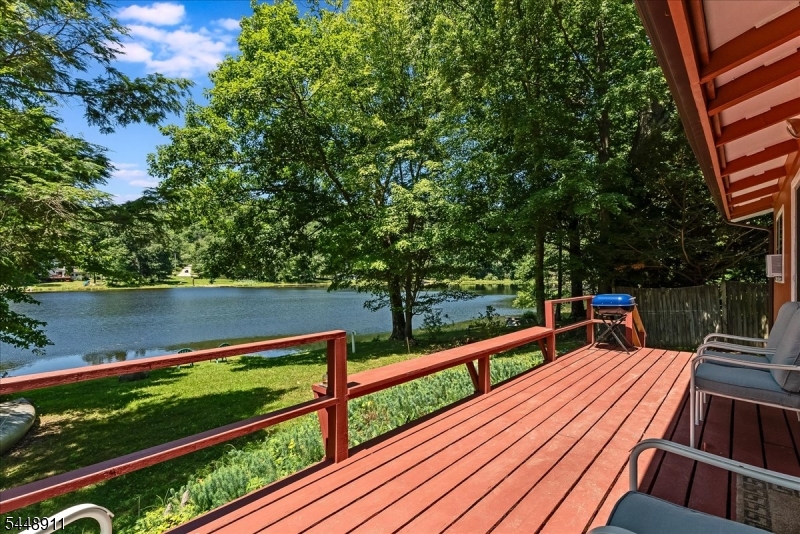 907 Plymouth Lake Dr