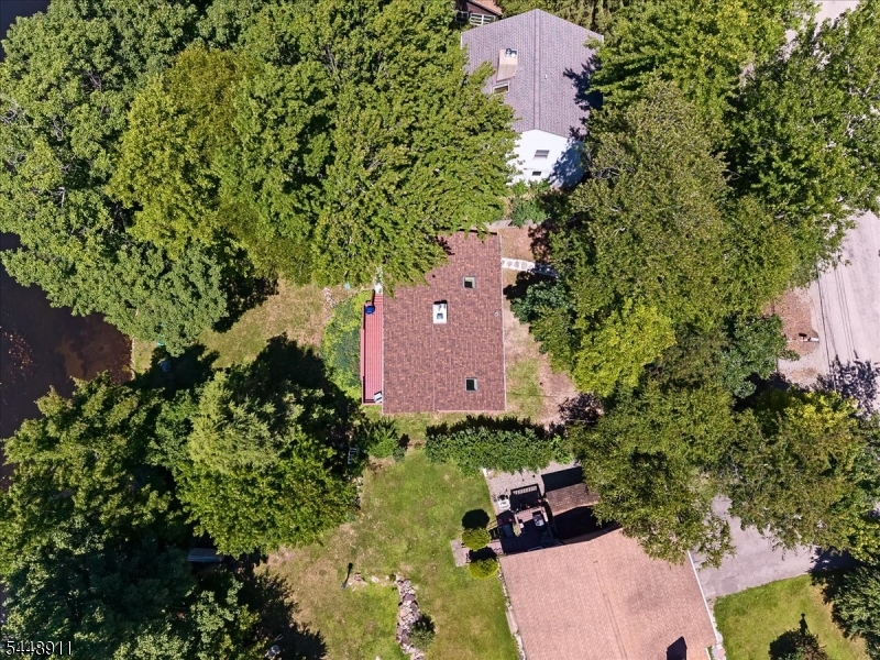 907 Plymouth Lake Dr