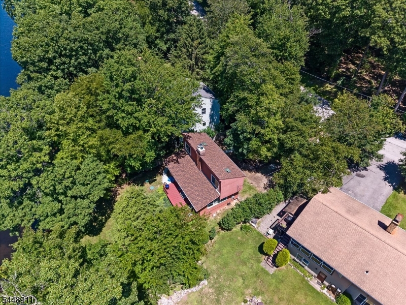 907 Plymouth Lake Dr