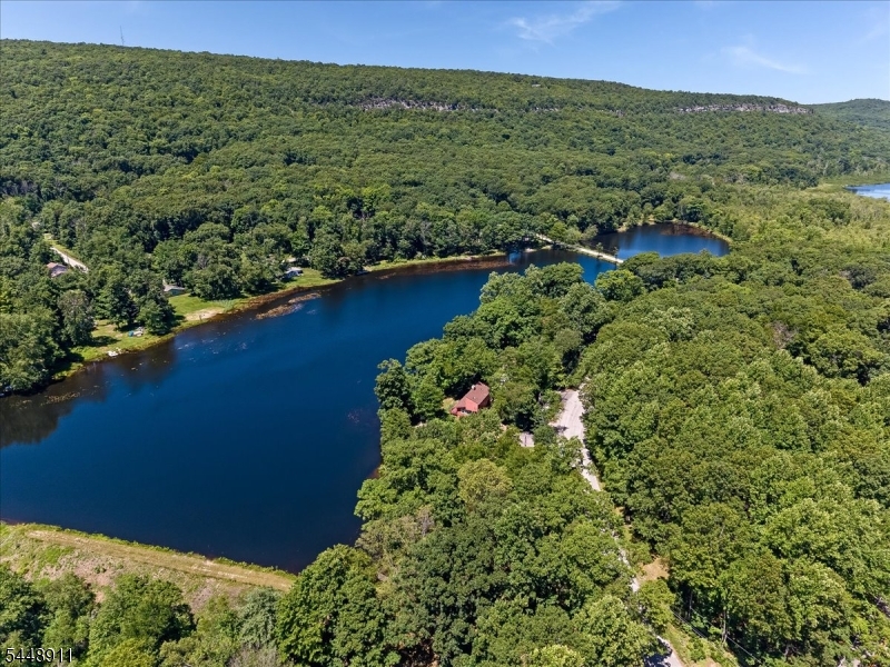 907 Plymouth Lake Dr