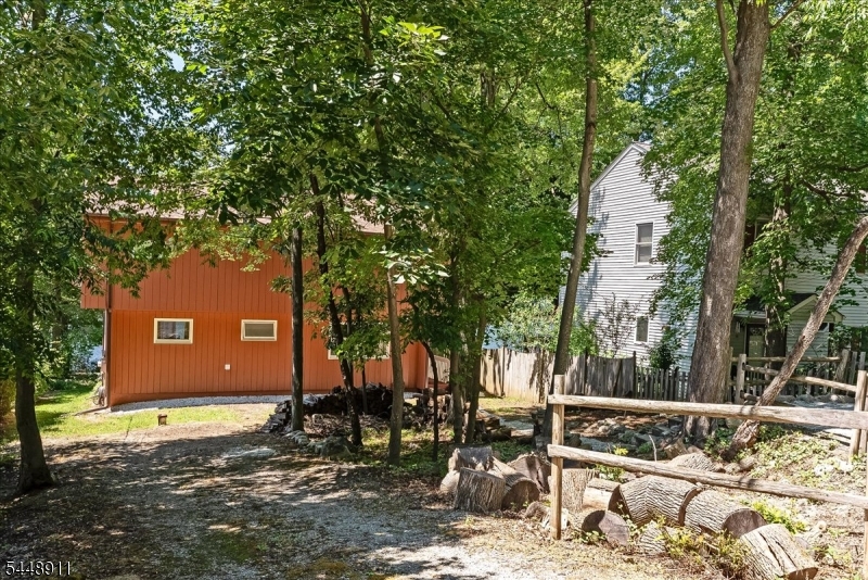 907 Plymouth Lake Dr
