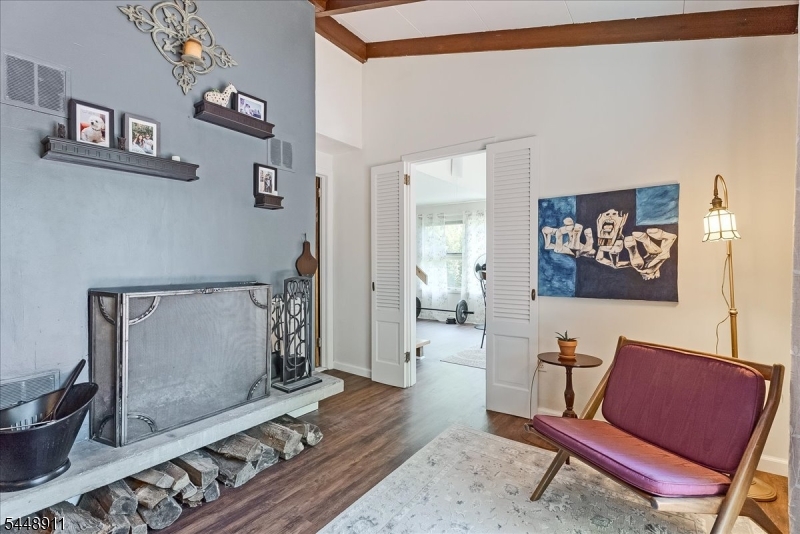 907 Plymouth Lake Dr