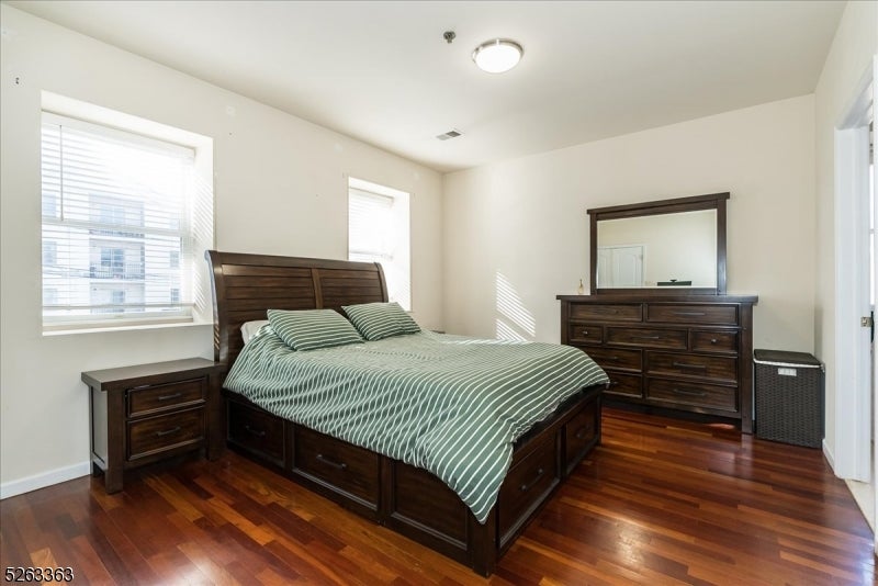 33-37 New York Ave 2A