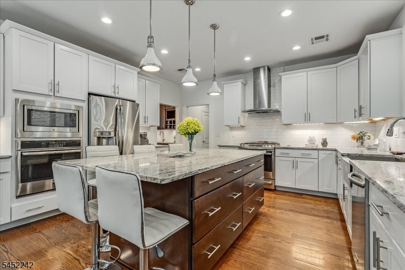 23 Erskine Dr