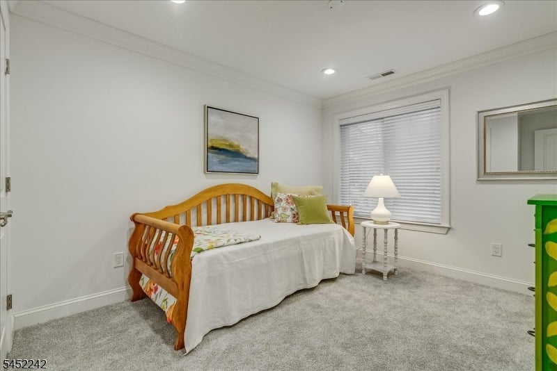 23 Erskine Dr