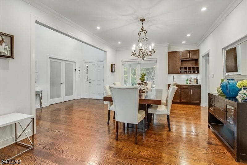 23 Erskine Dr