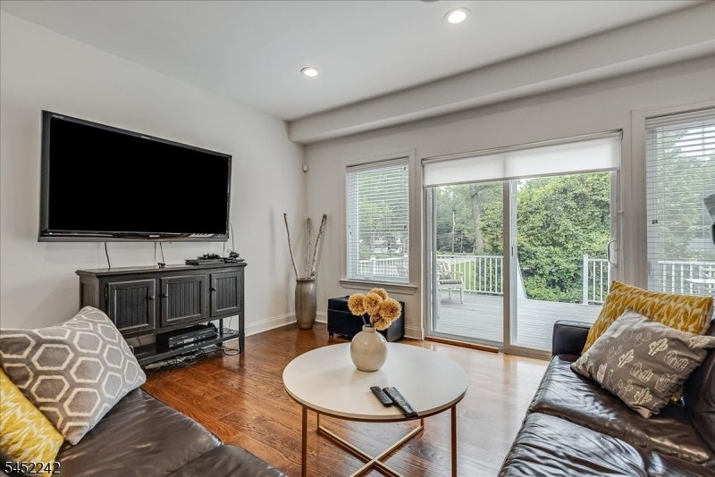 23 Erskine Dr