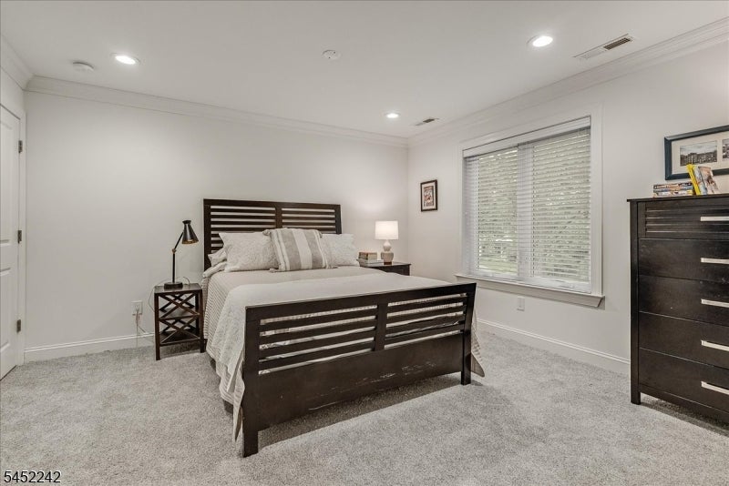 23 Erskine Dr