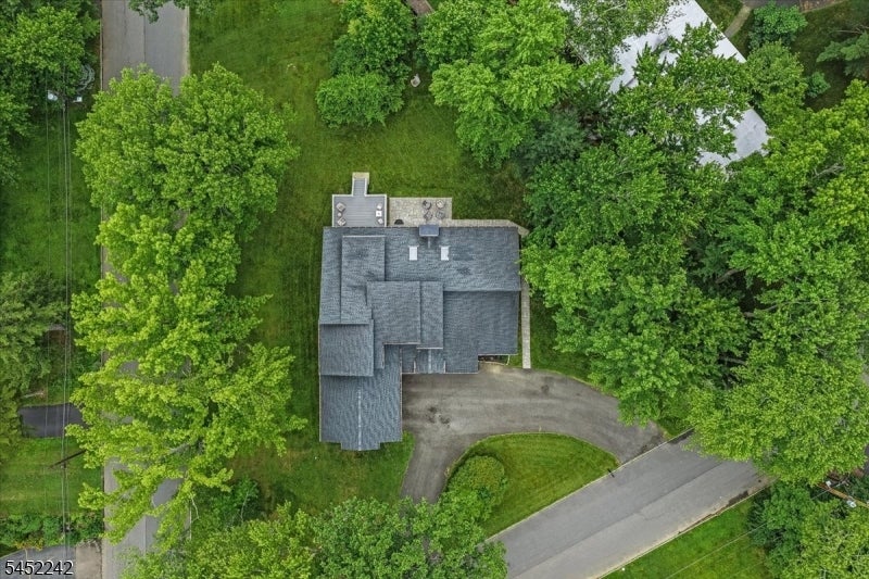23 Erskine Dr