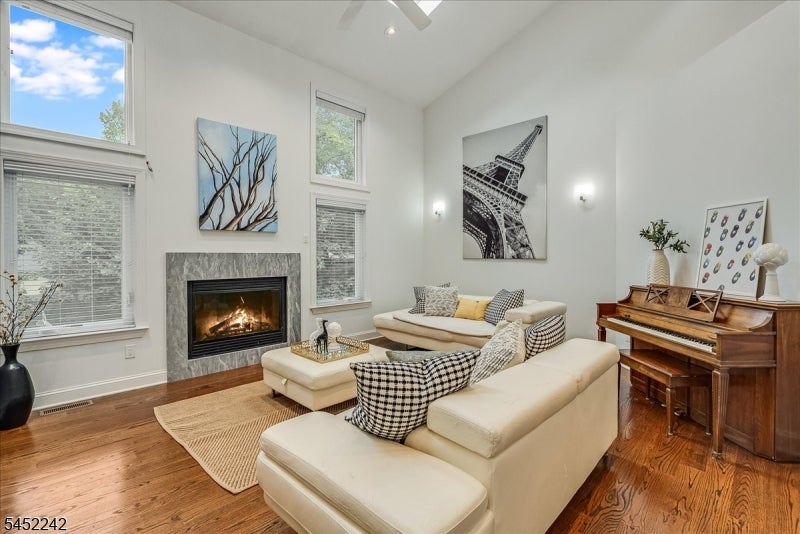 23 Erskine Dr