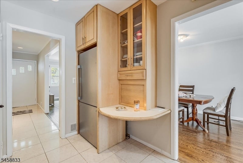 37 Continental Ave