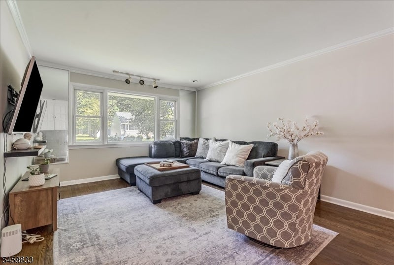 37 Continental Ave