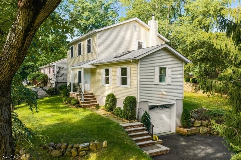 27 Seminole Ave