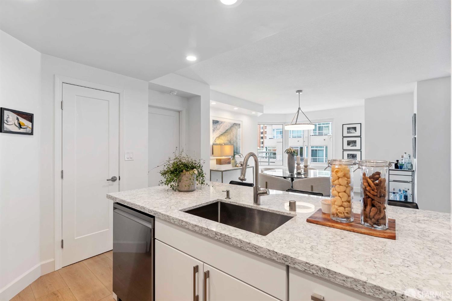 111 Chestnut Street # 409