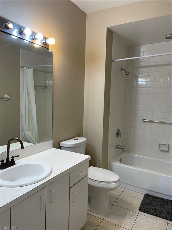 3825 Schoolhouse RD E Unit: 2