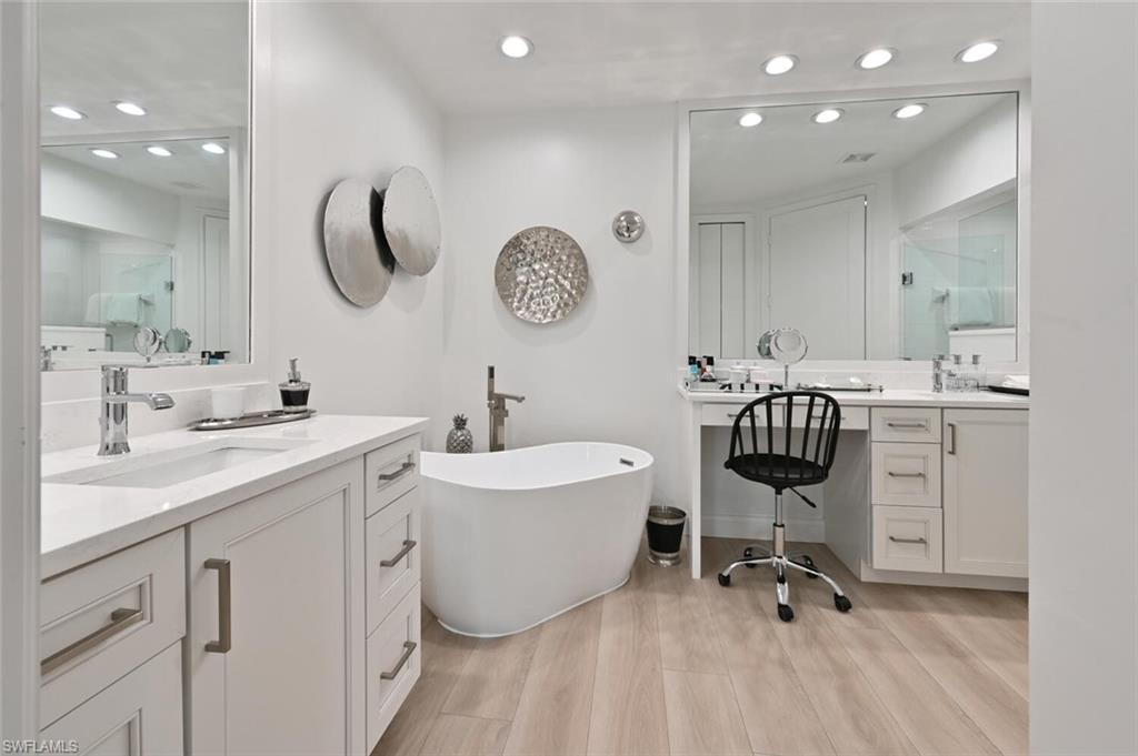 4745 Stratford CT Unit: 2302