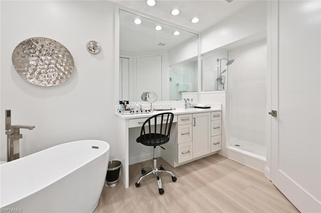 4745 Stratford CT Unit: 2302