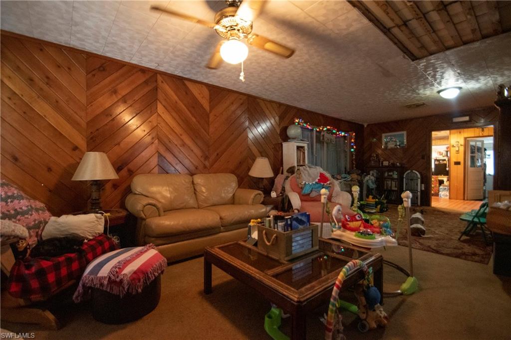 1195 Chokoloskee DR