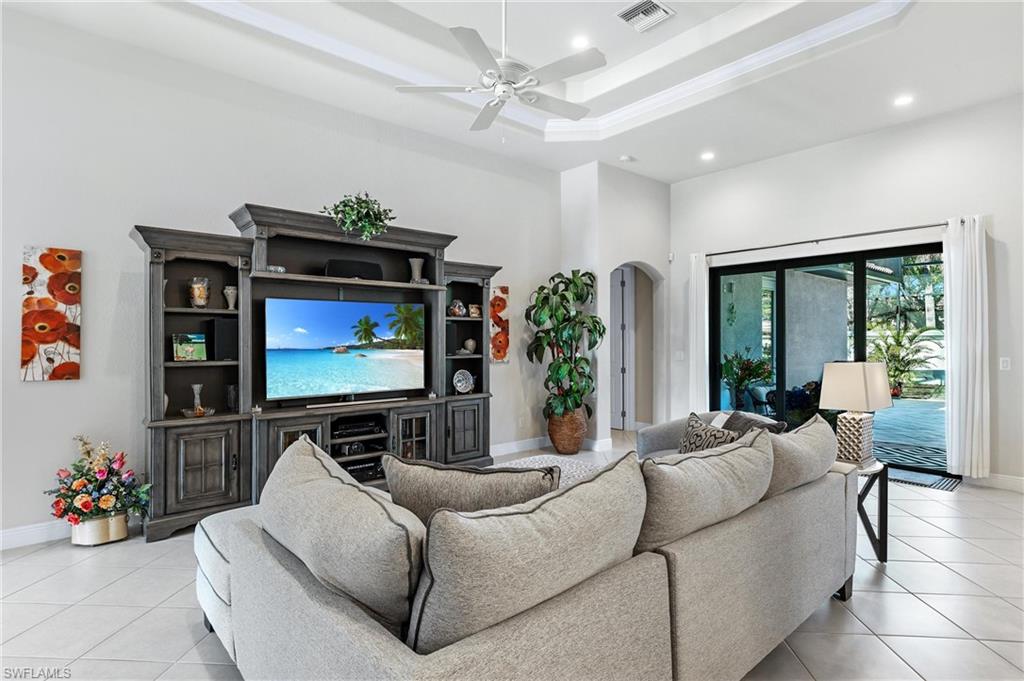 10077 Florence CIR