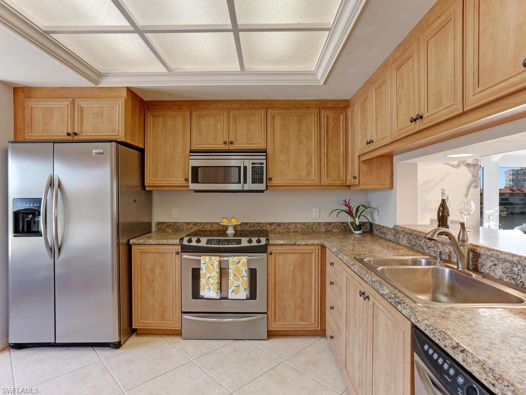 255 Park Shore DR Unit: 3-344