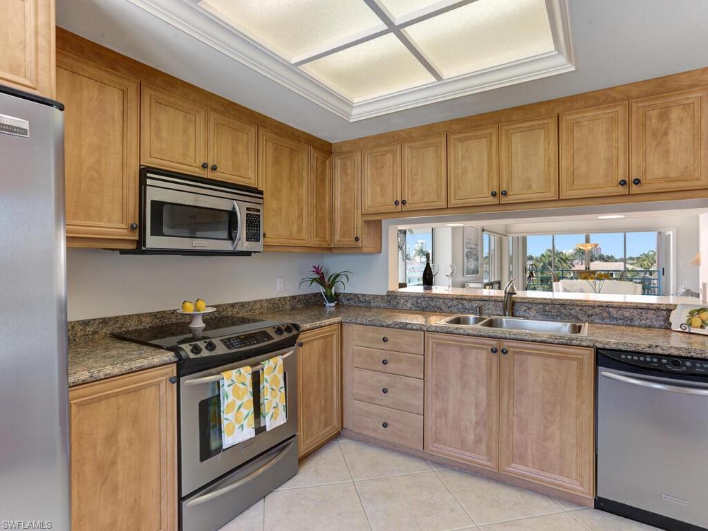 255 Park Shore DR Unit: 3-344