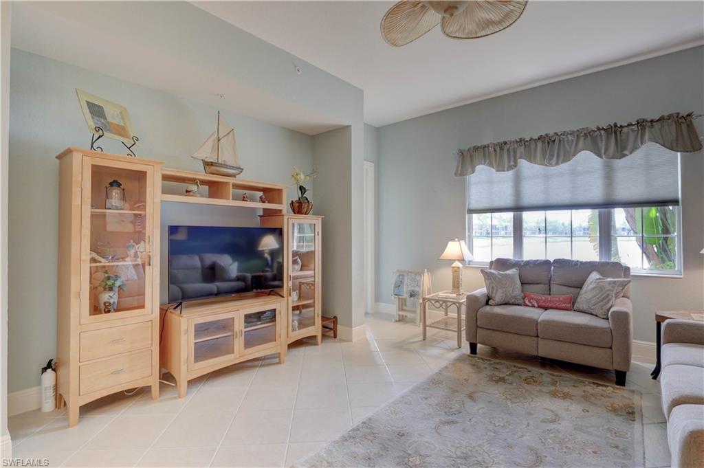 9234 Tesoro LN Unit: 3-102