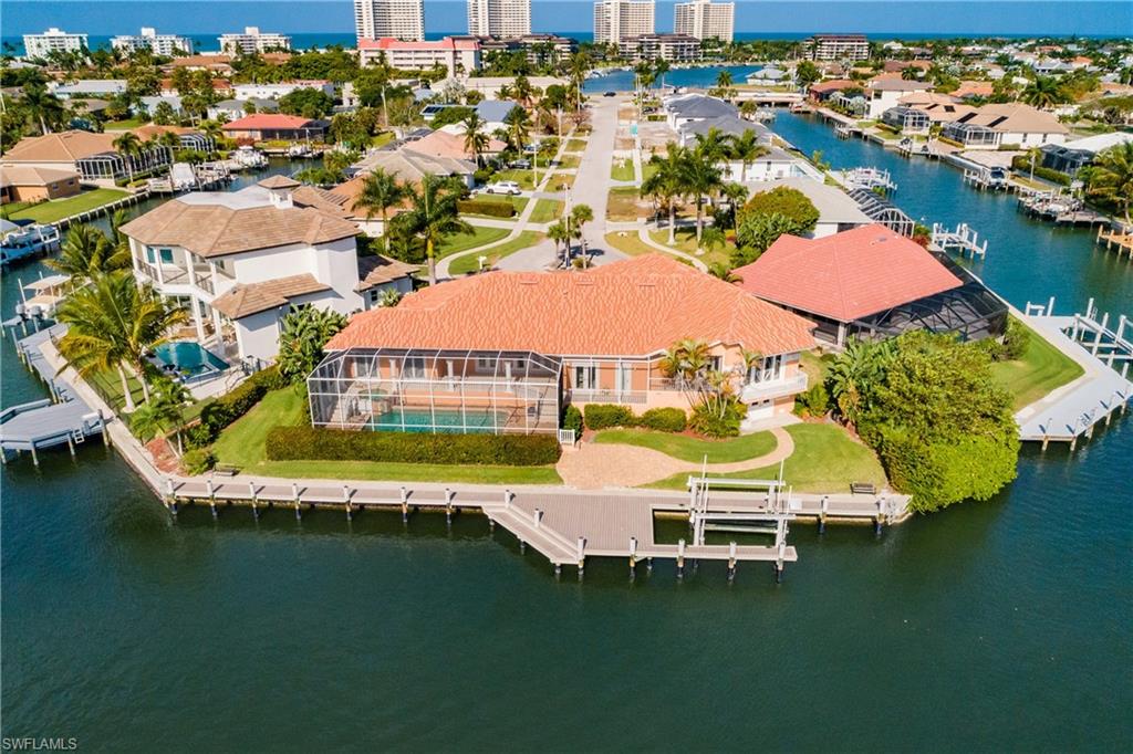 816 Amazon CT