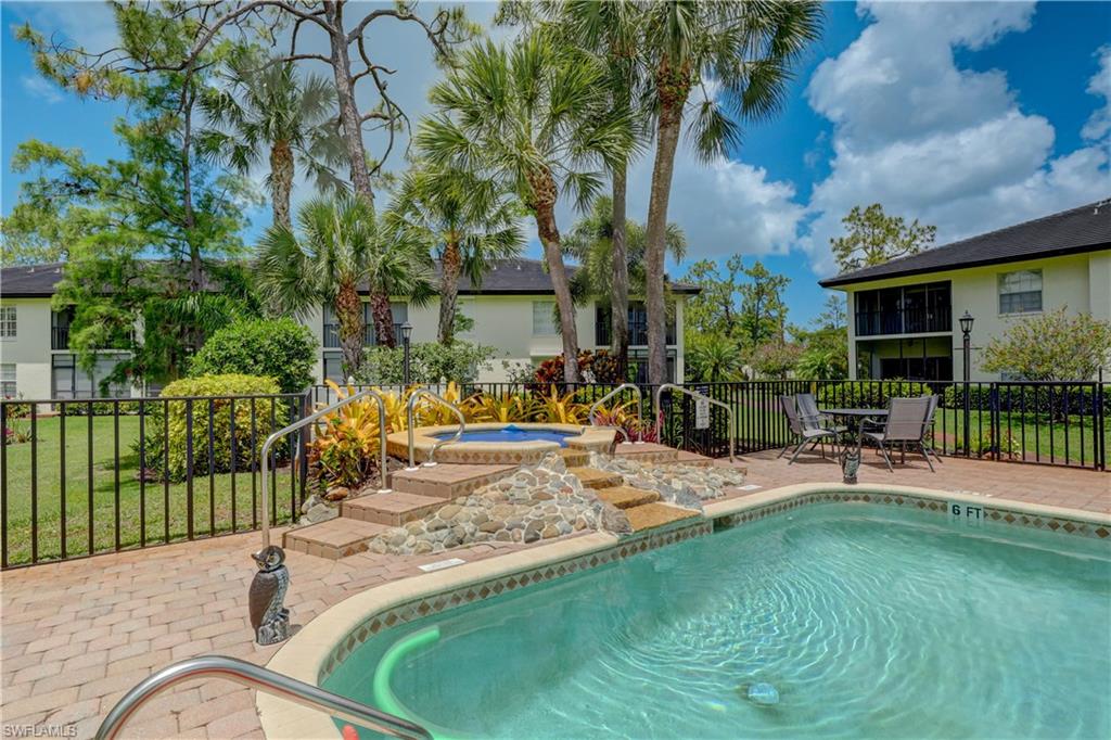 256 Deerwood CIR Unit: 10