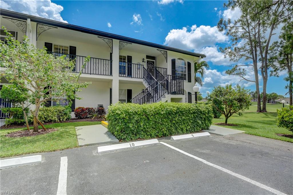 256 Deerwood CIR Unit: 10