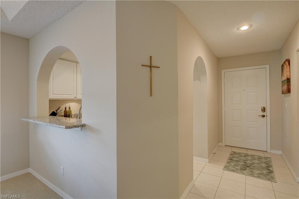 256 Deerwood CIR Unit: 10