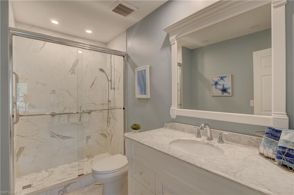 256 Deerwood CIR Unit: 10