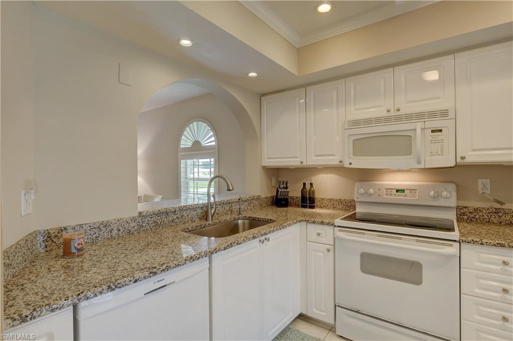 256 Deerwood CIR Unit: 10