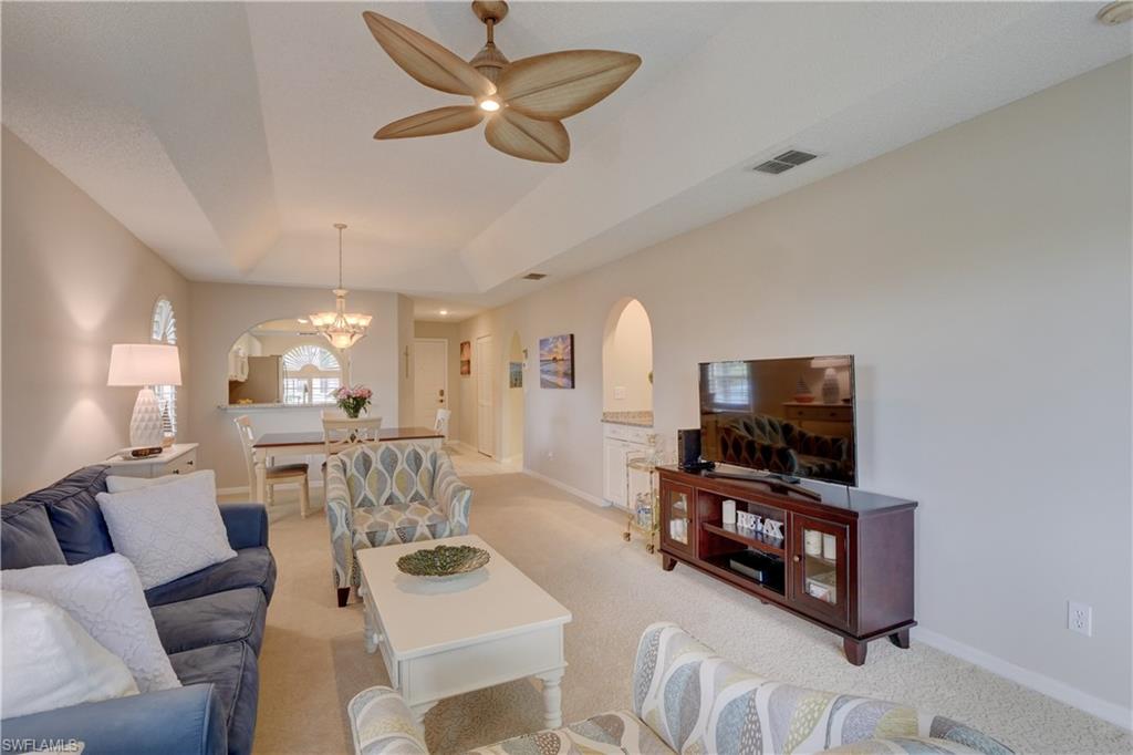 256 Deerwood CIR Unit: 10