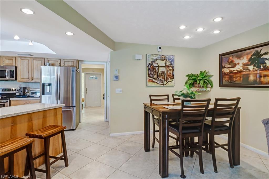 4459 Parrot AVE
