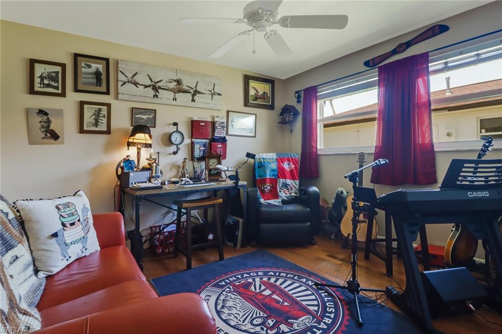 4459 Parrot AVE