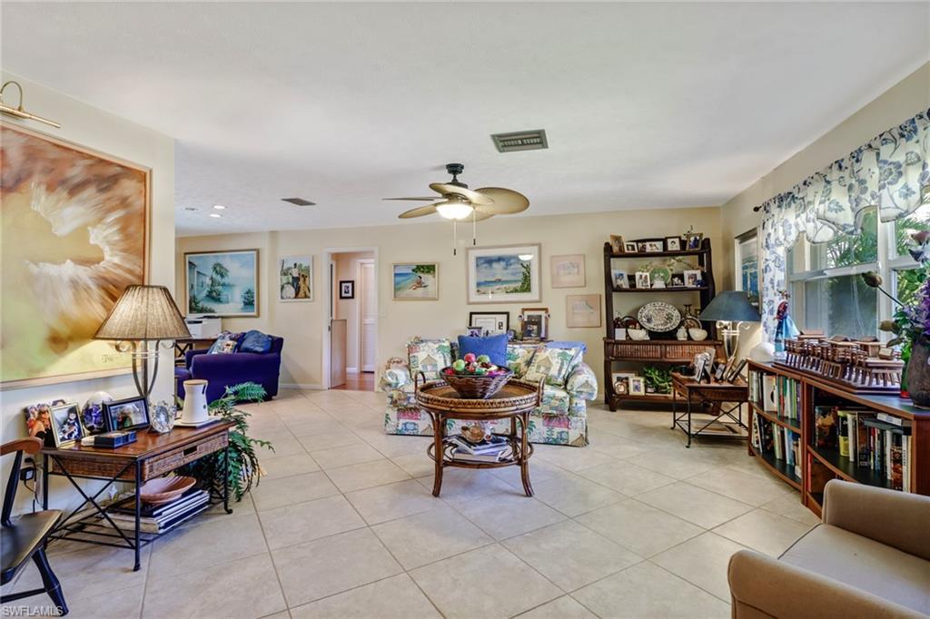 4459 Parrot AVE