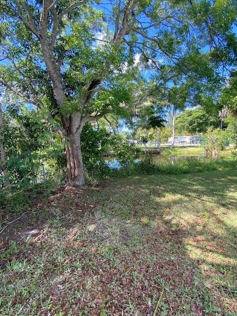 60 Moon Bay ST