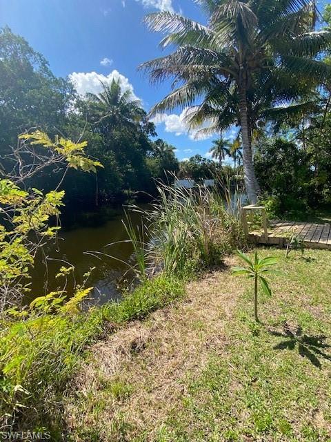 60 Moon Bay ST