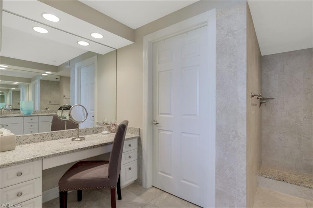 380 Seaview CT W Unit: 912