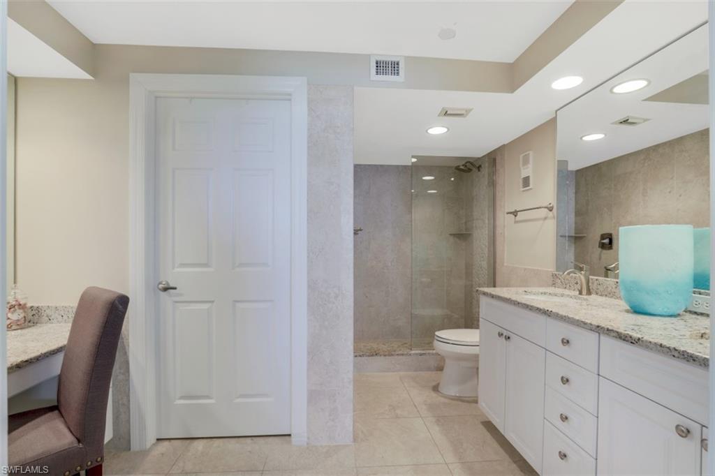 380 Seaview CT W Unit: 912