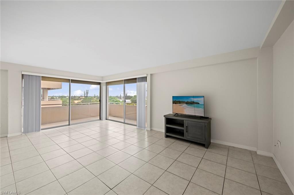 4807 Sunset CT Unit: 405
